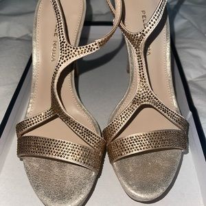 Pelle moda heels size 7